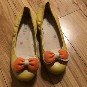 Super cute and comfortable bow shoes